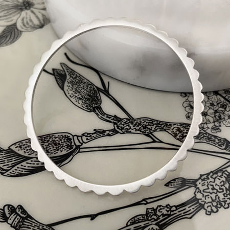 Scalloped silver bangle