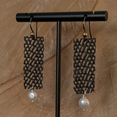 Australian earrings black