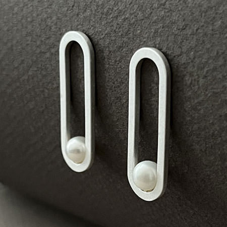 Modern pearl earrings